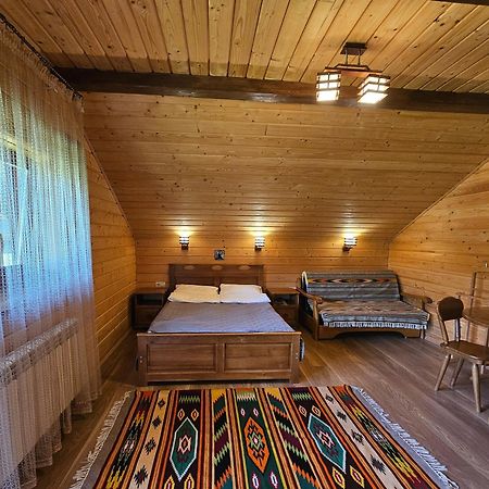 Guesthouse Kolo Druziv Tatariv Exterior foto