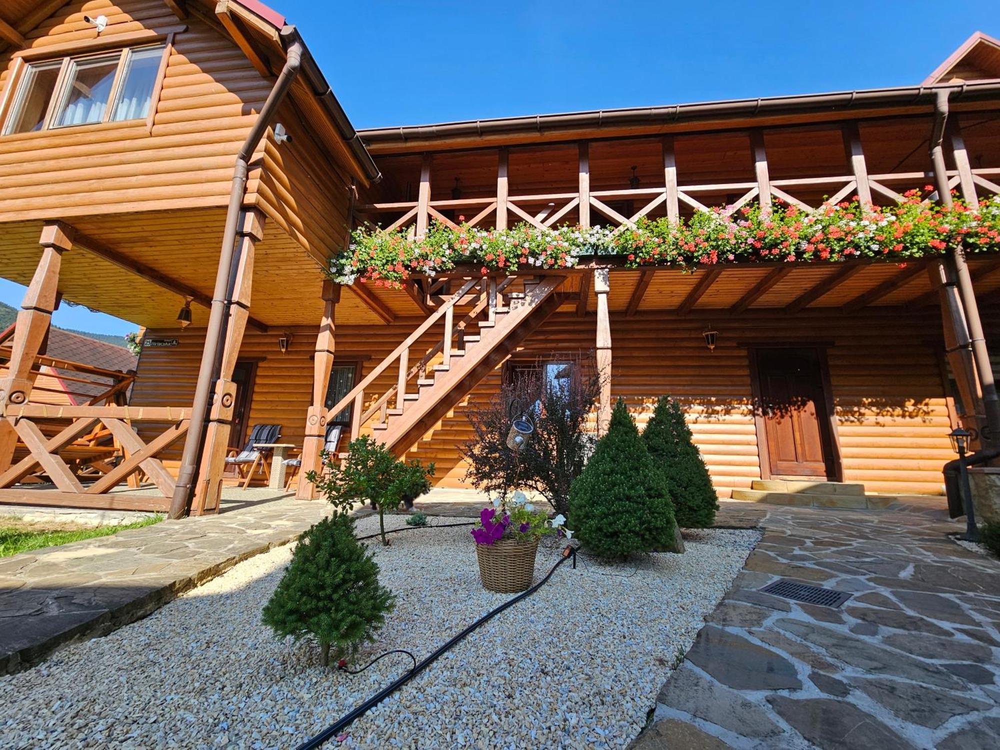 Guesthouse Kolo Druziv Tatariv Exterior foto